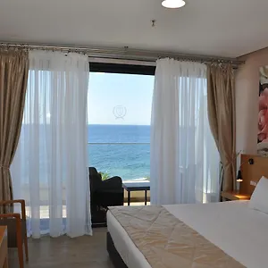 santa-cruz-boutique-hotel.madeira-islandshotels.com/